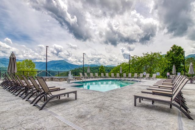 855 Campbell Lead Road, Gatlinburg, TN 37738