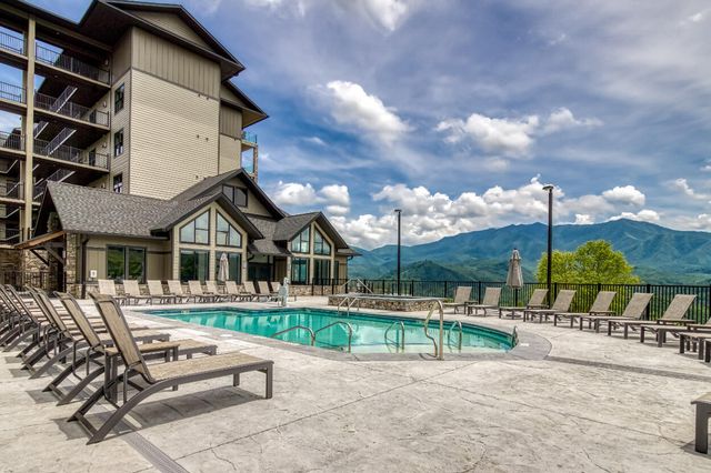 855 Campbell Lead Road, Gatlinburg, TN 37738