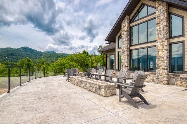 855 Campbell Lead Road, Gatlinburg, TN 37738