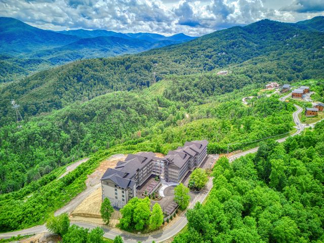 855 Campbell Lead Road, Gatlinburg, TN 37738