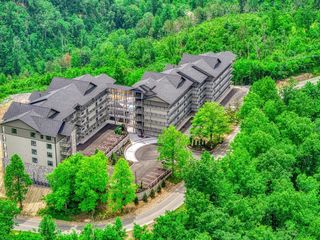 855 Campbell Lead Road, Gatlinburg, TN 37738