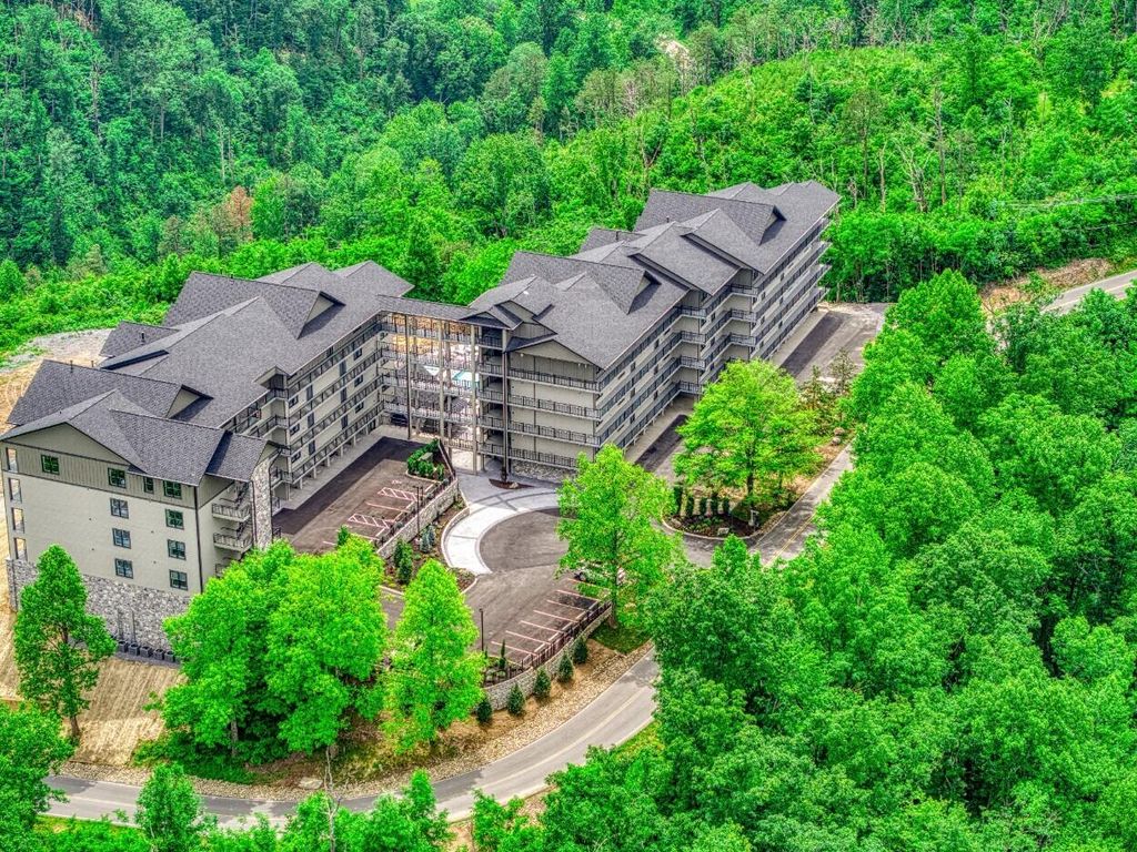 855 Campbell Lead Road, Gatlinburg, TN 37738