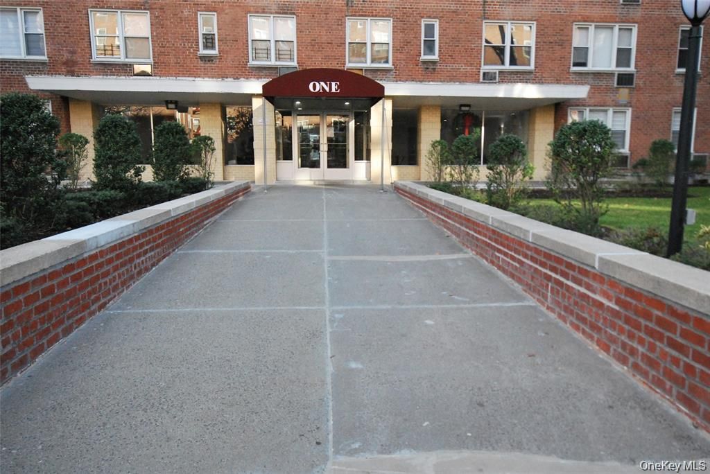 1 Sadore Lane 4O, Yonkers, NY 10710