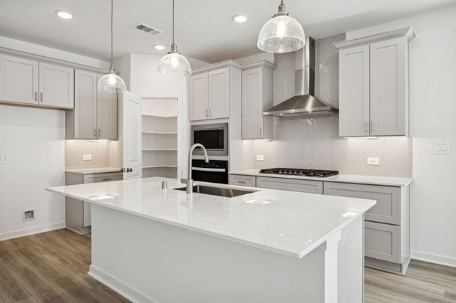 111 Longhorn Run Drive, Montgomery, TX 77356