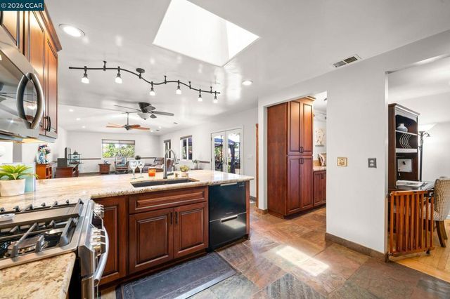 1361 La Vista Ave, Concord, CA 94521
