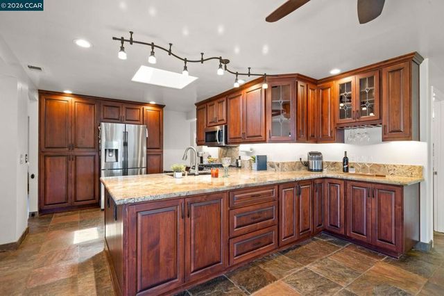1361 La Vista Ave, Concord, CA 94521