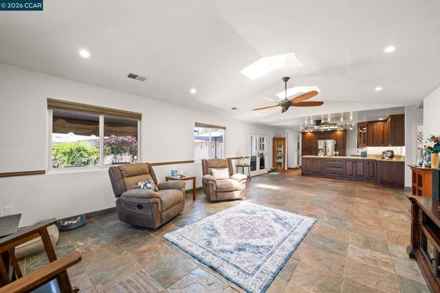 1361 La Vista Ave, Concord, CA 94521