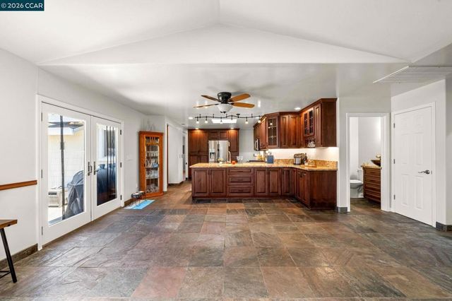 1361 La Vista Ave, Concord, CA 94521