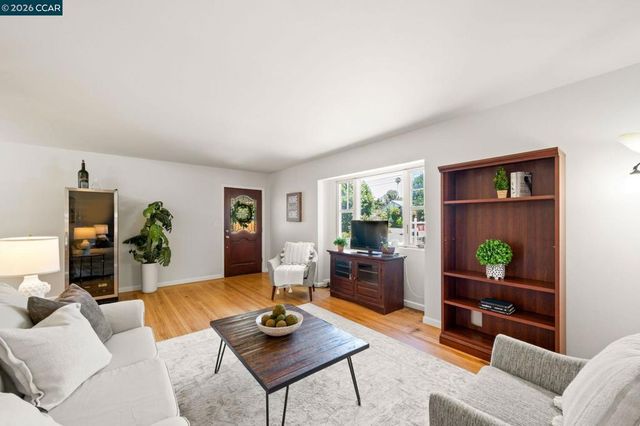 1361 La Vista Ave, Concord, CA 94521