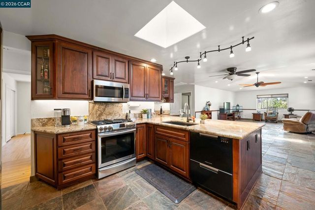 1361 La Vista Ave, Concord, CA 94521