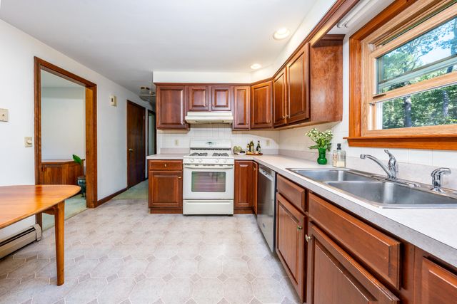 382 Mariner Circle, Cotuit, MA 02635