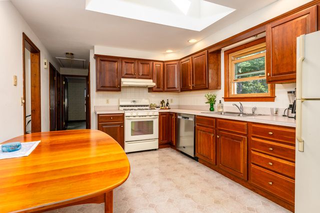 382 Mariner Circle, Cotuit, MA 02635