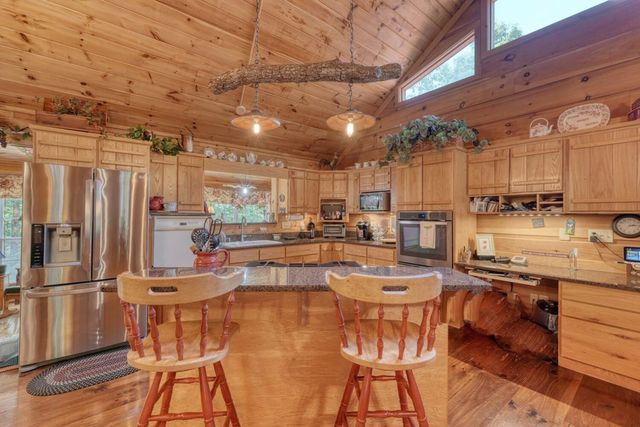 885 Tomahawk Trail, Blairsville, GA 30512