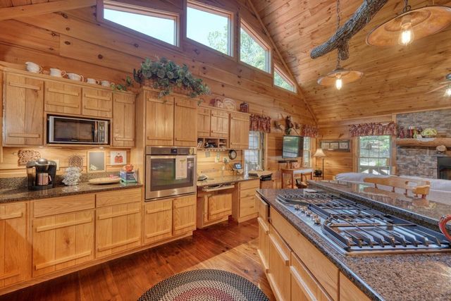 885 Tomahawk Trail, Blairsville, GA 30512