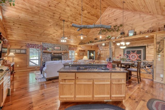 885 Tomahawk Trail, Blairsville, GA 30512