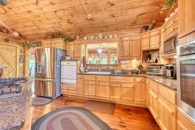 885 Tomahawk Trail, Blairsville, GA 30512