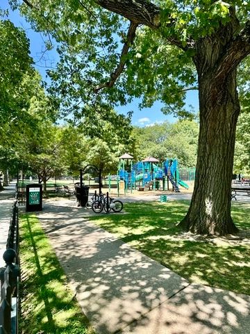 12 Still St. 15, Brookline, MA 02446