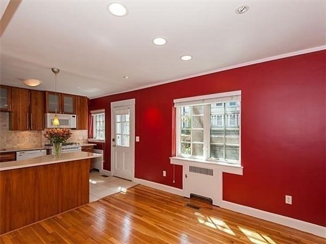 12 Still St. 15, Brookline, MA 02446