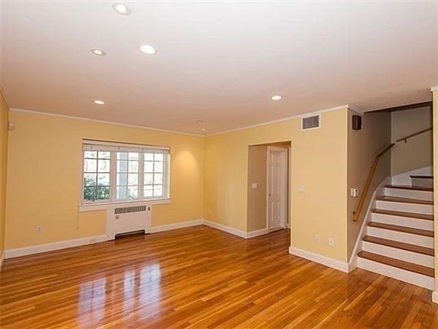 12 Still St. 15, Brookline, MA 02446