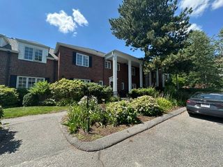 12 Still St. 15, Brookline, MA 02446