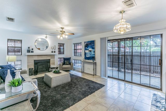 7930 Roanoke Run Apt 207, San Antonio, TX 78240