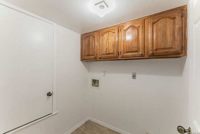 7930 Roanoke Run Apt 207, San Antonio, TX 78240