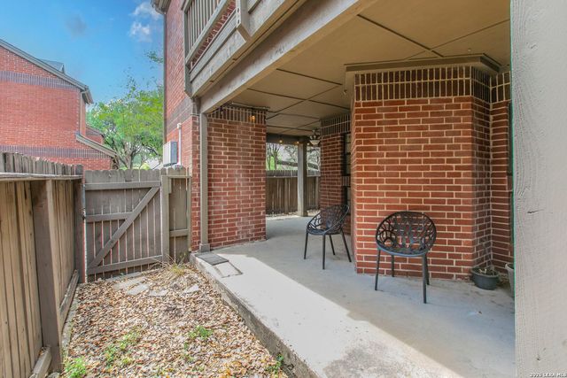 7930 Roanoke Run Apt 207, San Antonio, TX 78240