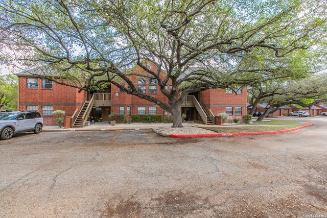 7930 Roanoke Run Apt 207, San Antonio, TX 78240