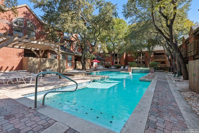 7930 Roanoke Run Apt 207, San Antonio, TX 78240