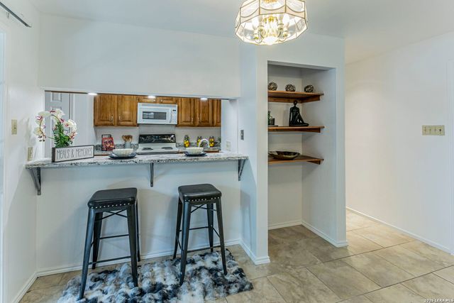 7930 Roanoke Run Apt 207, San Antonio, TX 78240