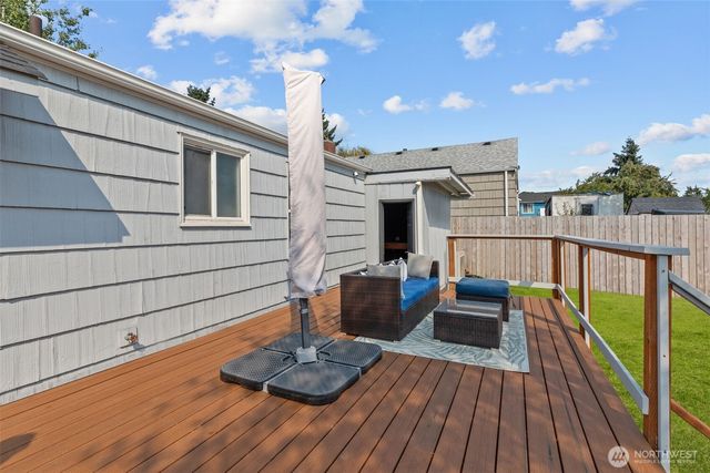 12450 1st Avenue SW, Burien, WA 98146