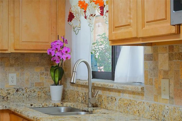 13152 VILLAGE CHASE CIRCLE 1, Tampa, FL 33618