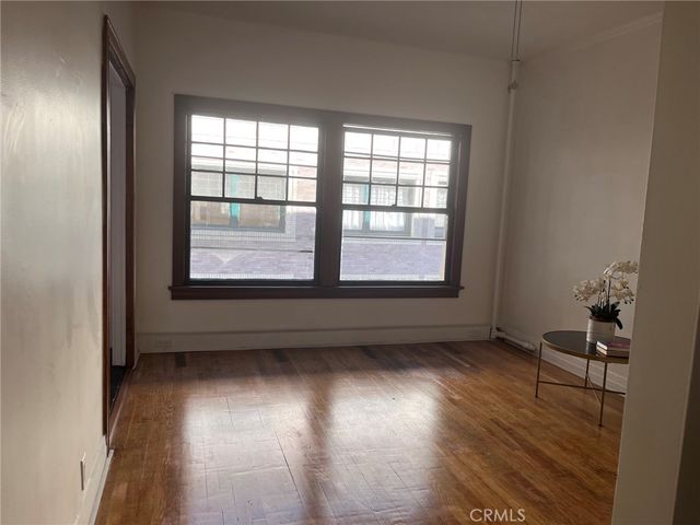 2121 James M Wood Boulevard W 316, Los Angeles, CA 90006