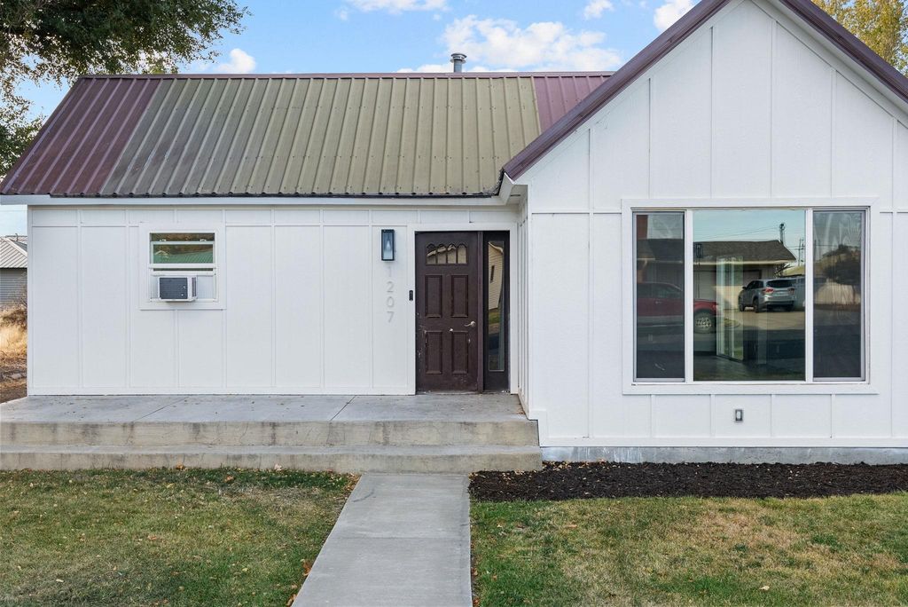 1207 Washington St, Davenport, WA 99122 photo 3