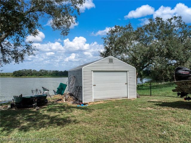 826 N Fox Lake Road, Avon Park, FL 33825