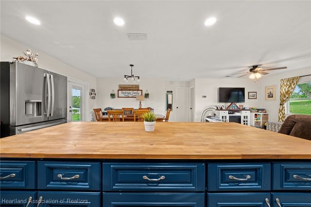 826 N Fox Lake Road, Avon Park, FL 33825