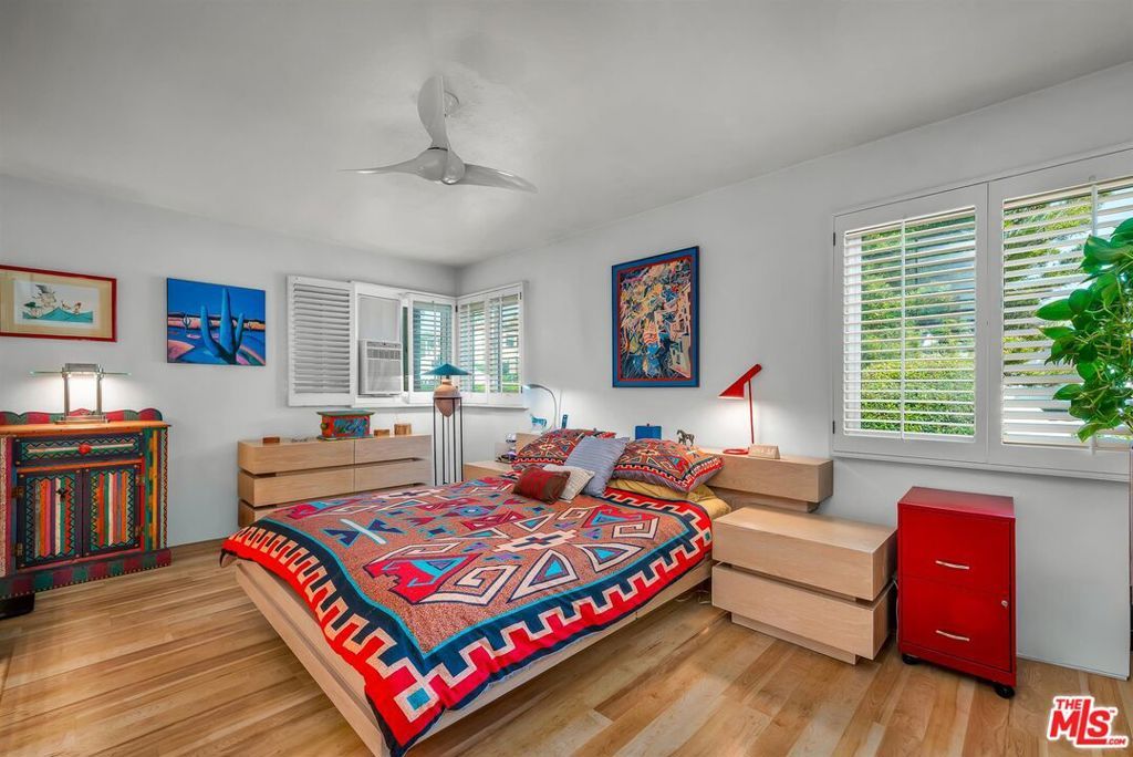 Image 14 of property listing at 2030 Marine Street, Santa Monica, CA 90405