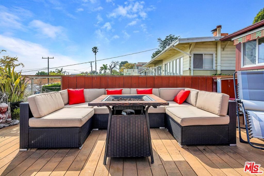 Image 49 of property listing at 2030 Marine Street, Santa Monica, CA 90405