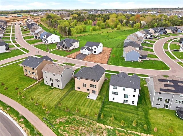 8813 Periwinkle Boulevard, Woodbury, MN 55129