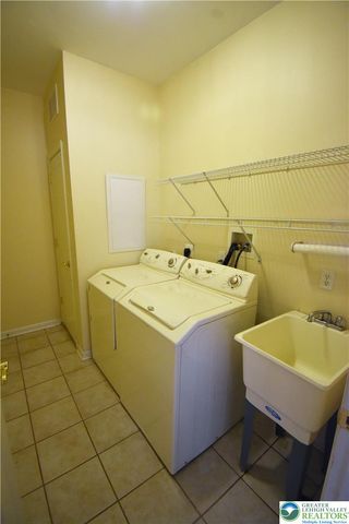 40 Glenmoor Circle North, Palmer Twp, PA 18045