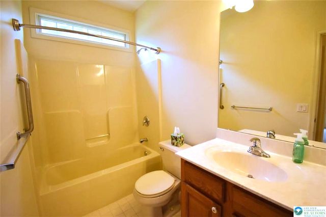 40 Glenmoor Circle North, Palmer Twp, PA 18045