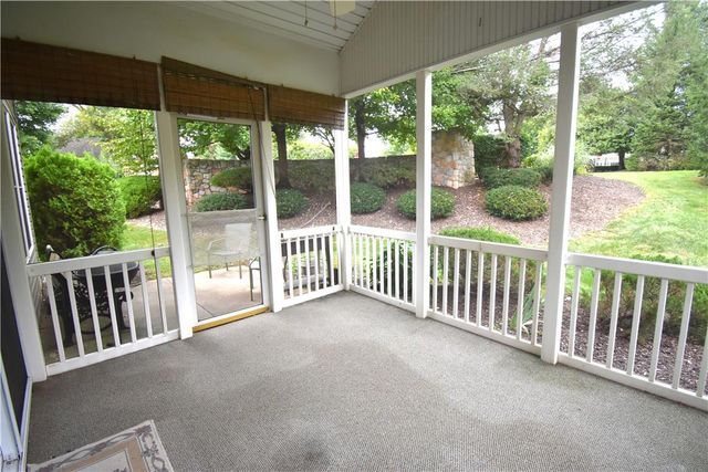 40 Glenmoor Circle North, Palmer Twp, PA 18045