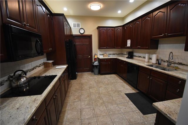 40 Glenmoor Circle North, Palmer Twp, PA 18045