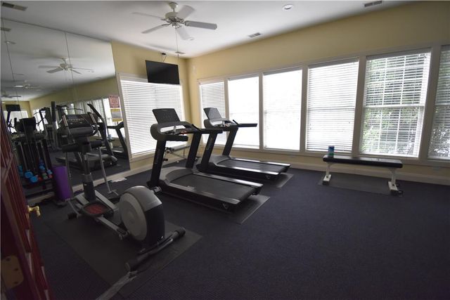 40 Glenmoor Circle North, Palmer Twp, PA 18045