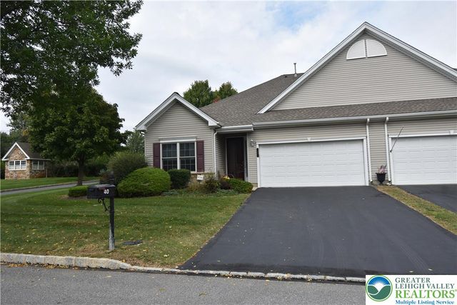 40 Glenmoor Circle North, Palmer Twp, PA 18045