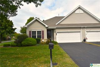 40 Glenmoor Circle North, Palmer Twp, PA 18045