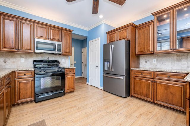 3548 Pointe Drive, Sterling Heights, MI 48314