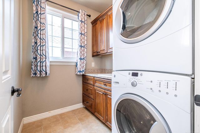 3548 Pointe Drive, Sterling Heights, MI 48314