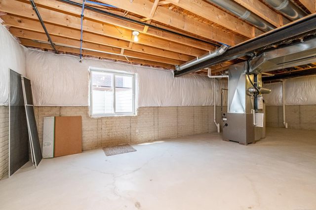 3548 Pointe Drive, Sterling Heights, MI 48314