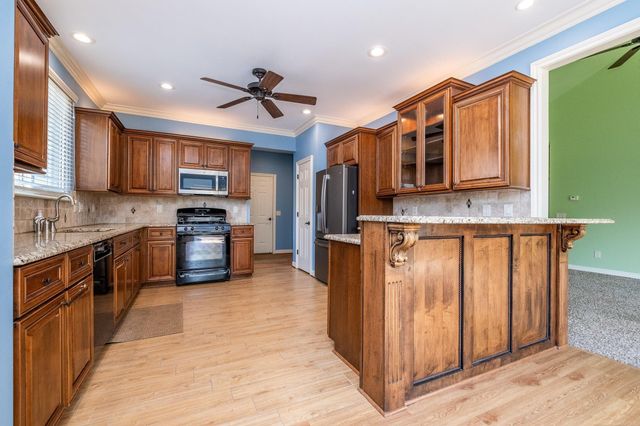 3548 Pointe Drive, Sterling Heights, MI 48314